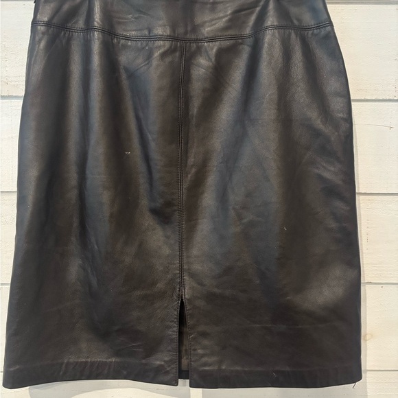 Croft & Barrow Black Leather Skirt. Size 8 - Picture 4 of 12
